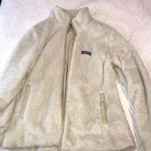 Cream fuzzy Patagonia jacket